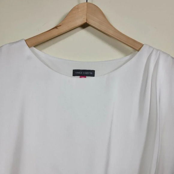 Vince Camuto Woman's Blocked Black and White Sleeveless‎ Blouse PM - Picture 2 of 13